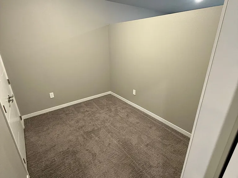 Kraewood Flats - Summer Rent Special through July 31 2026 — Photo 4