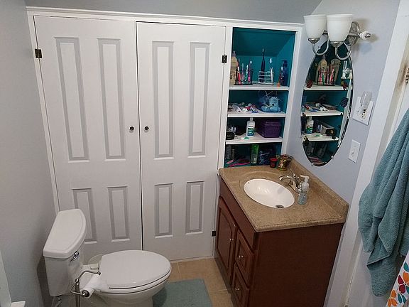 upstairs full bath