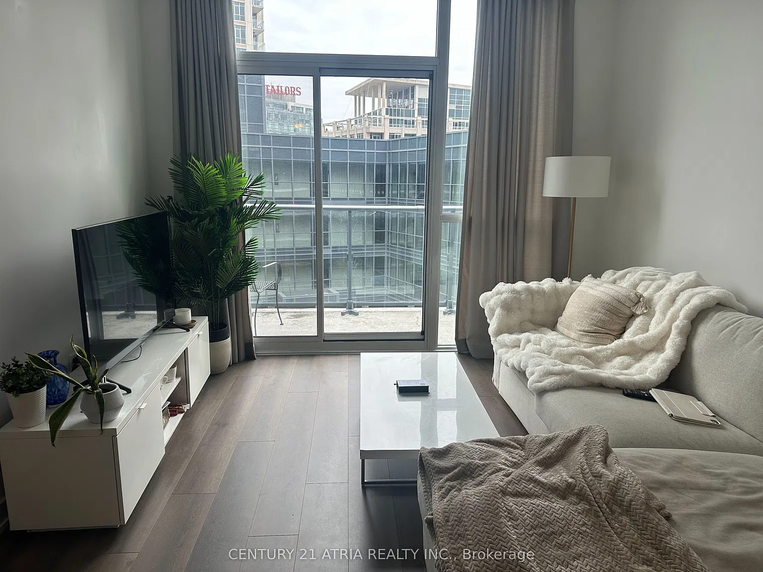 2 bed, $2,600 — Photo 4