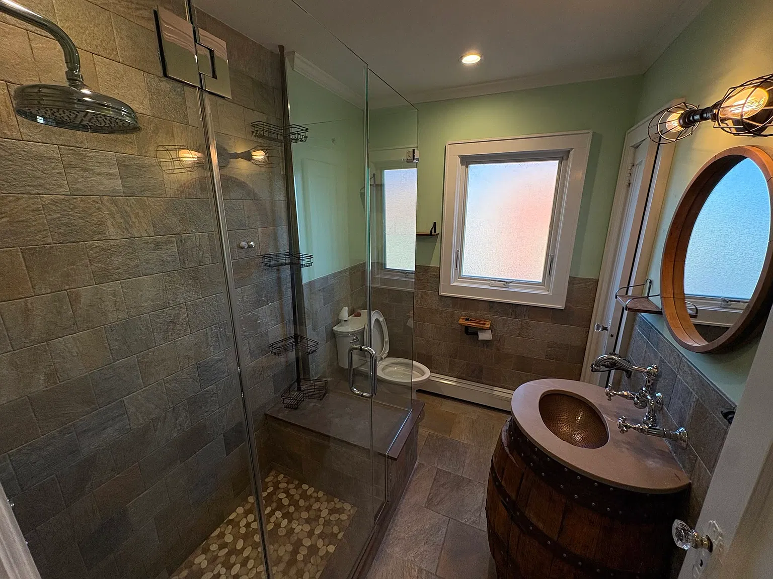 3 bed, 1200 sqft, $4,200 — Photo 2