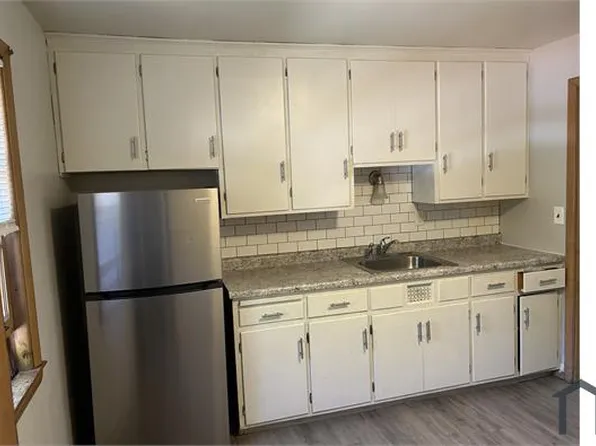 923 S Green Rd, Cleveland, OH 44121