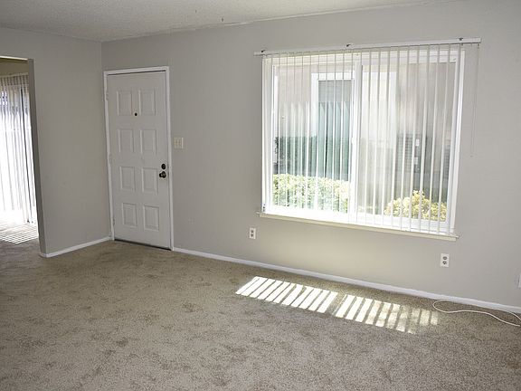 3rd image of 5237 Manzanita Ave APT 2