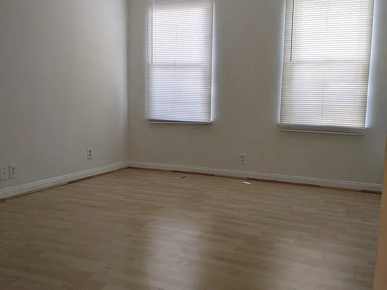 2213 Carmona Ave — Photo 26