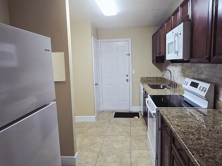 55 Northlake Blvd #46 — Photo 3