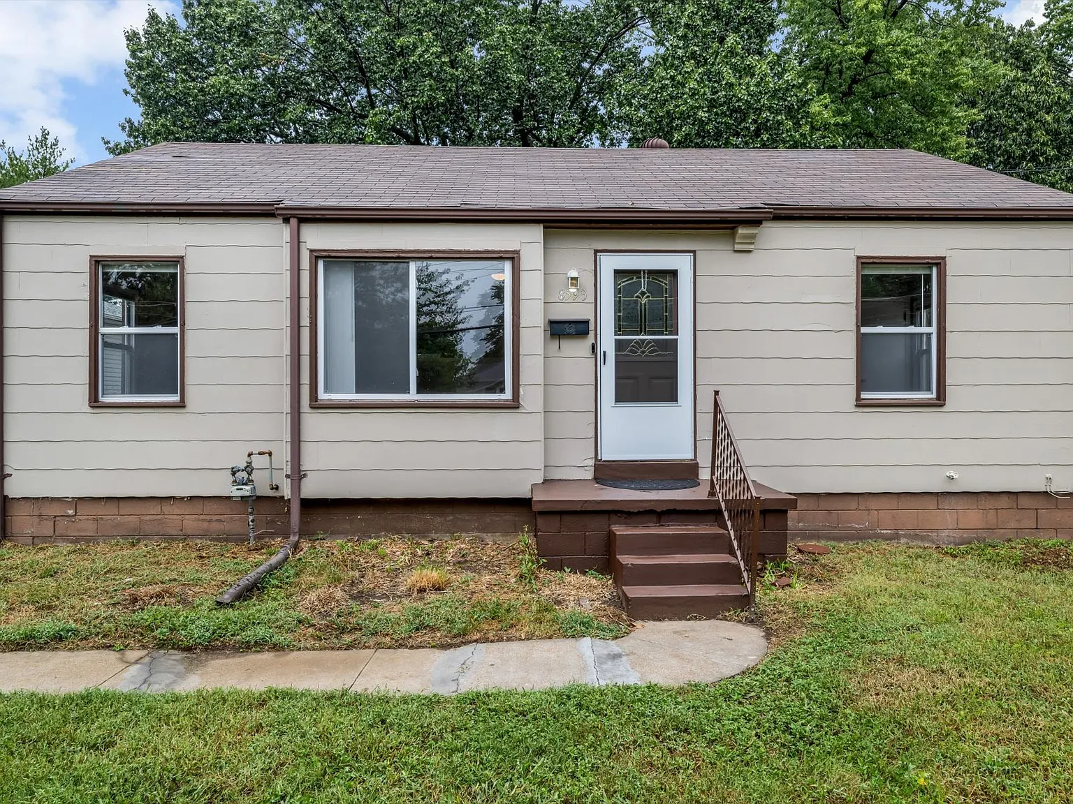 4 bed, 1156 sqft, $1,660 — Photo 2