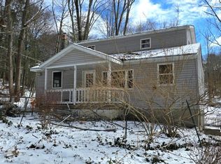 107 Juniper Dr, Greentown, PA 18426