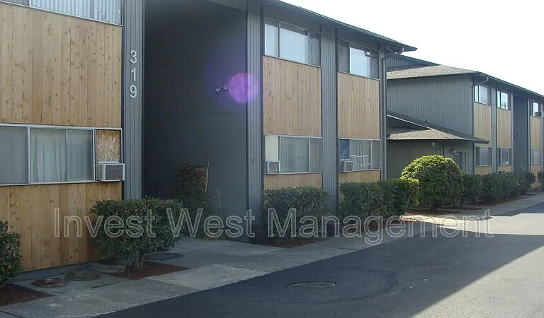 319 NE 104th Ave #D — Photo 1