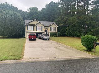 90 Valor Ridge Dr, Dallas, GA 30132