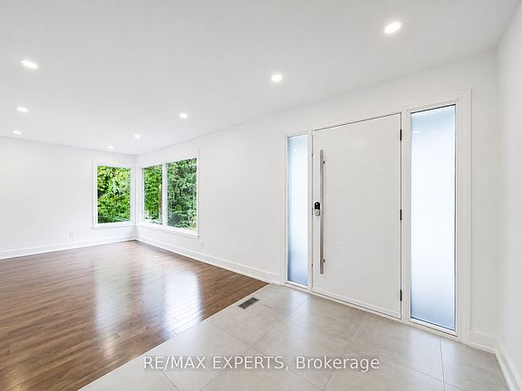 5th image of 1135 Greenoaks Dr