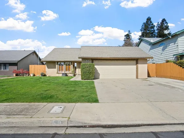 50 Willowood Dr, Oakdale, CA 95361