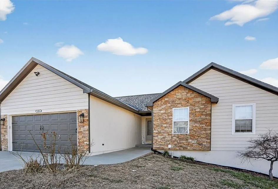 1st image of 4404 Muncie Ct