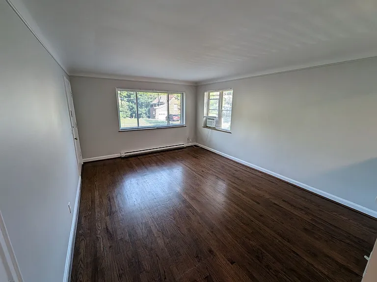 6695 Iris Ave — Photo 2