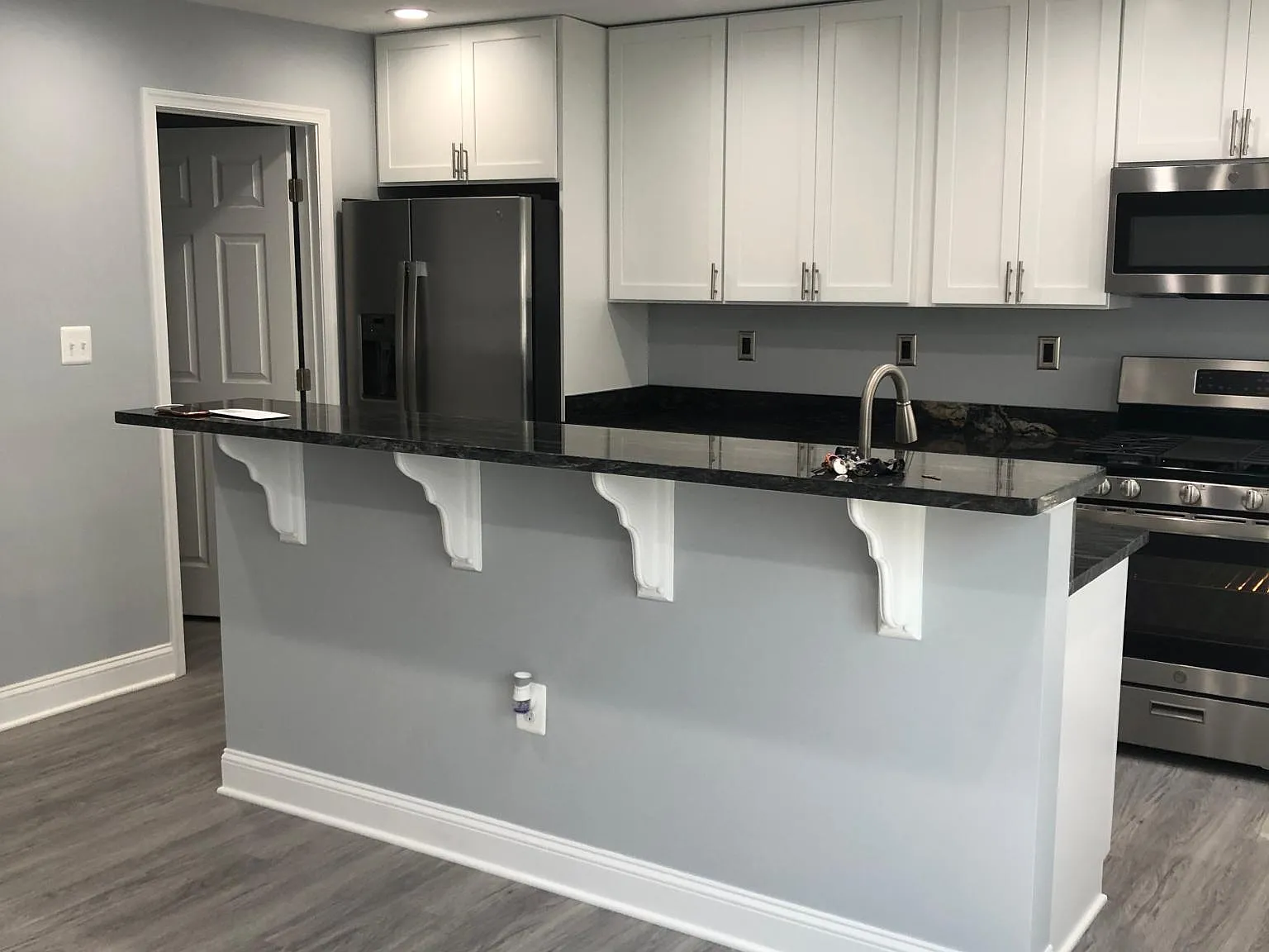 3 bed, 1216 sqft, $1,900 — Photo 3
