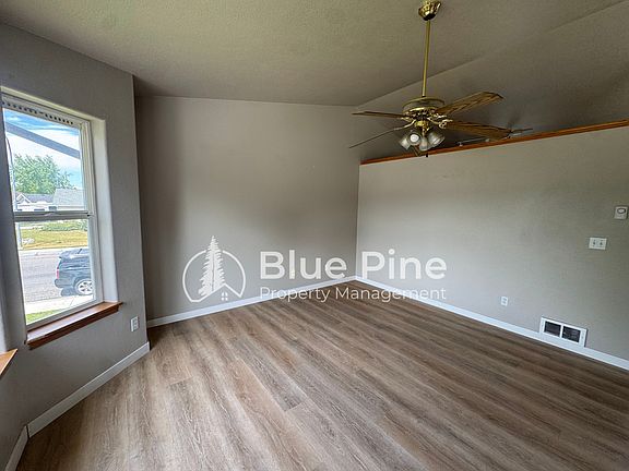 4th image of 3535 Spring Creek Dr
