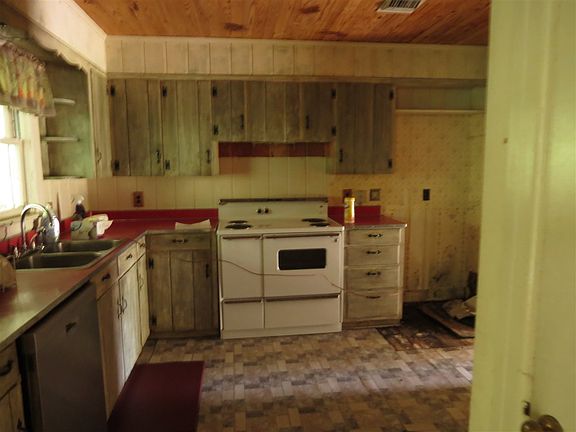 4th image of 526 Elm Ave