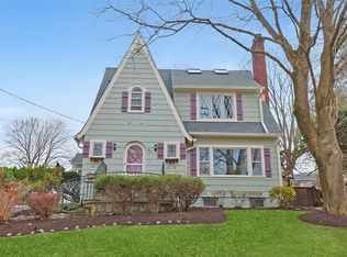 35 Livingston Ave, Valhalla, NY 10595