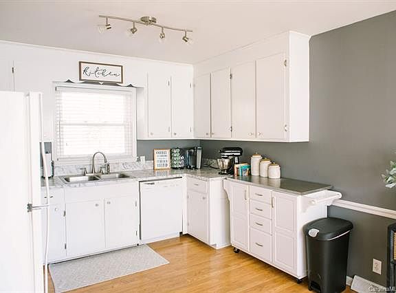 4th image of 204 Peachtree St