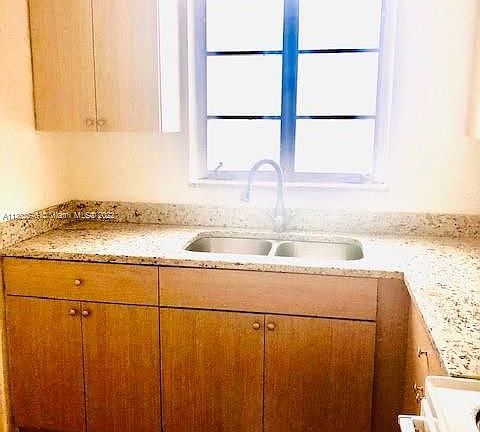 4th image of 618 Santander Ave APT 2