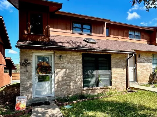 203 S. Archer, B-1, Beeville 78102