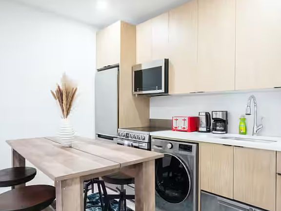 3rd image of 400 E 11th St APT 2