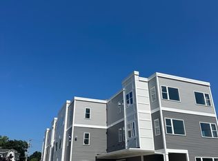 135 Waterman Ave #24, East Providence, RI 02914