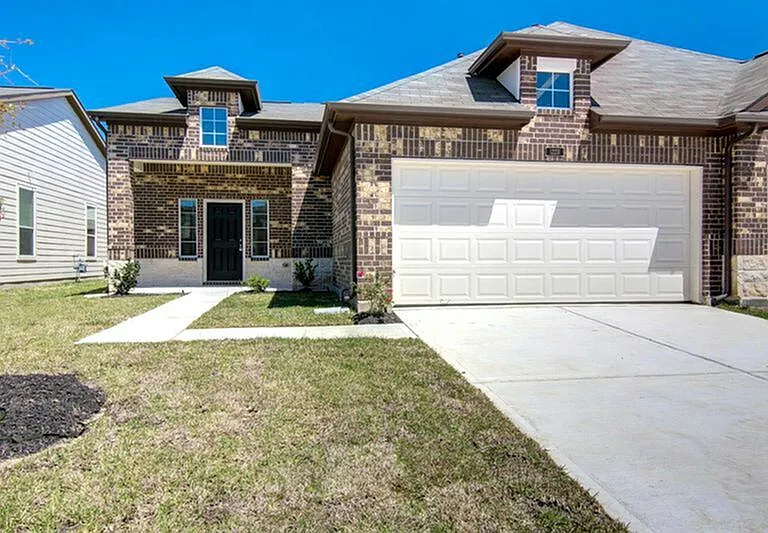 12231 Roy Mix Bohn Ln — Photo 1