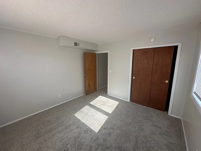 6037 W 25th St #1 — Photo 2