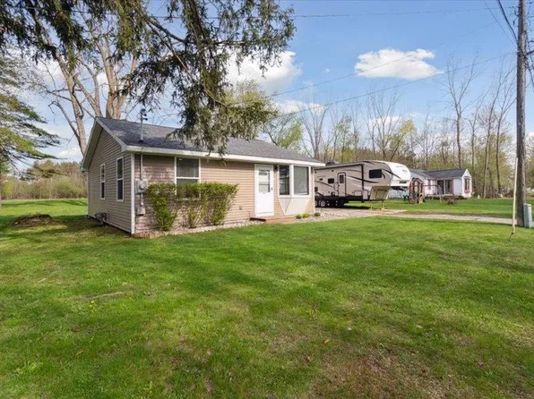 1391 Waldo Ct, Midland, MI 48640