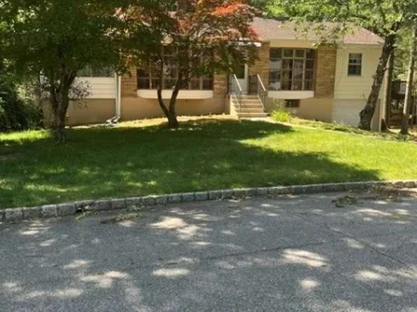 54 Oak Crest Rd, West Orange Twp., NJ 07052