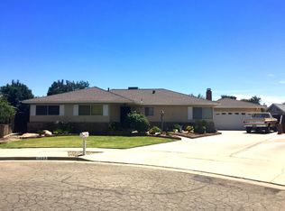 1057 N Williams St, Hanford, CA 93230