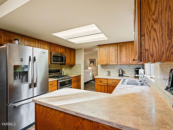 5th image of 6804 Alpine Way