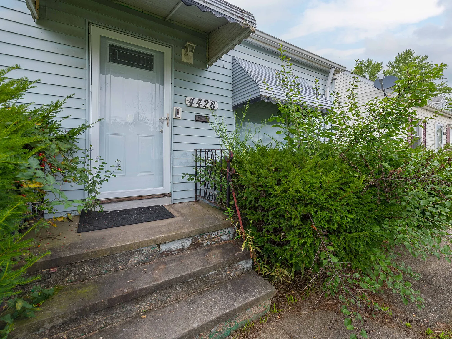 3 bed, 1068 sqft, $1,600 — Photo 2