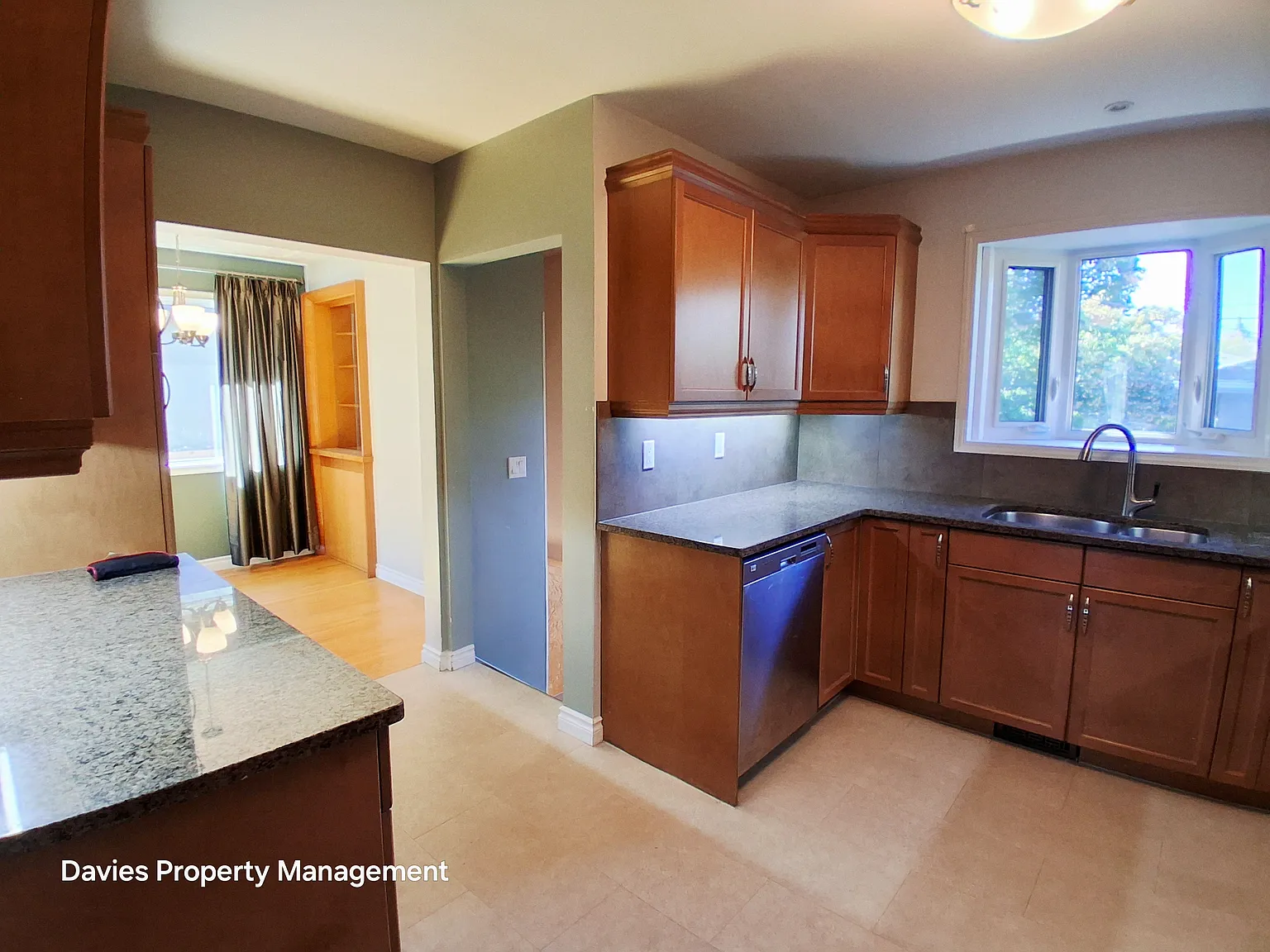 9616 146 Street NW — Photo 4