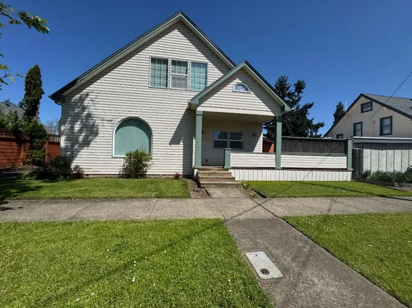236 E Madison Ave, Cottage Grove, OR 97424