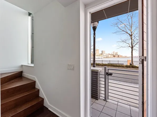 1000 Avenue At Port Imperial image 8 of 29