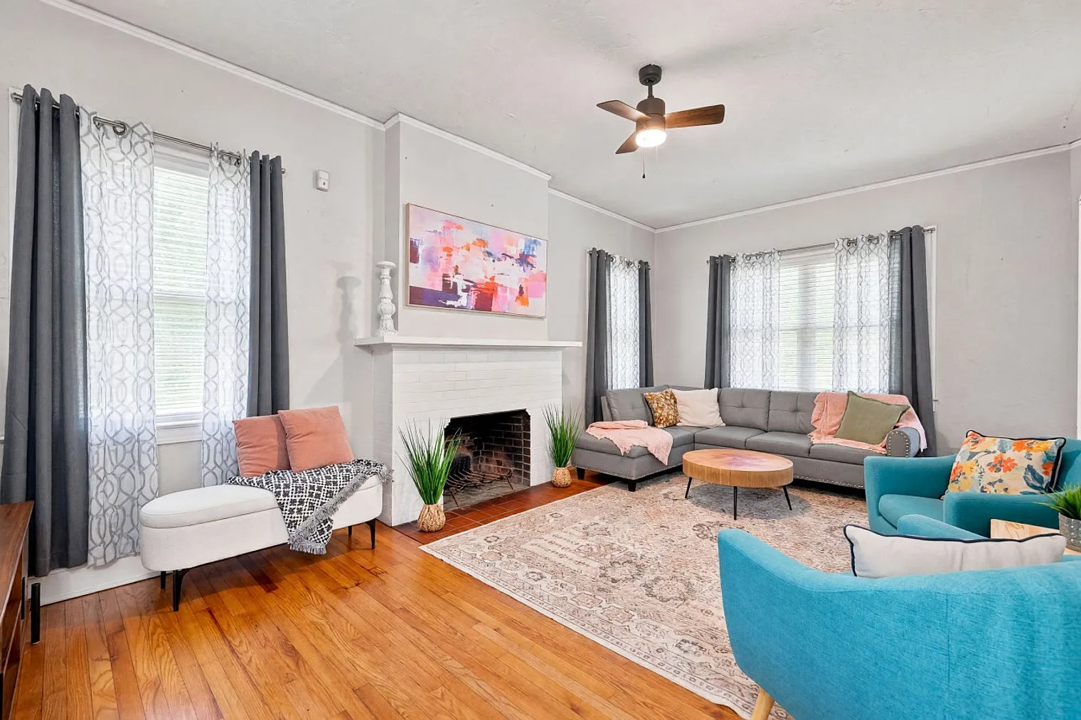 4 bed, 3.0 bath, 2152 sqft, $10,356 — Photo 1