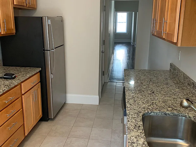 12 Short St #6 — Photo 3