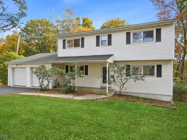 135 Marla Rd, Hopatcong Boro, NJ 07843