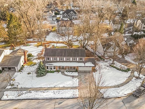 3rd image of 315 Minear Dr