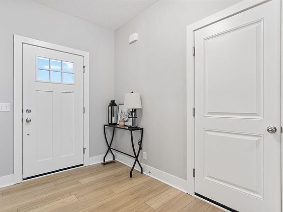 4th image of 10137 Strawberry Ln