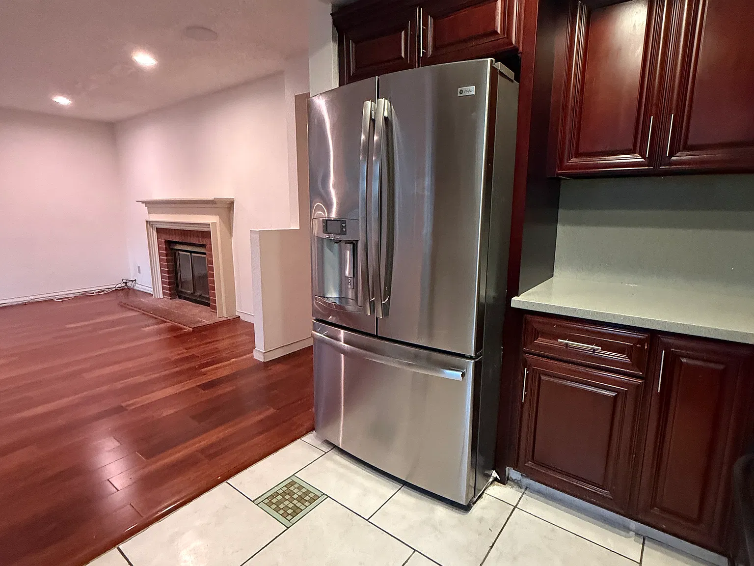 4 bed, 2.5 bath, 1705 sqft, $4,700 — Photo 4