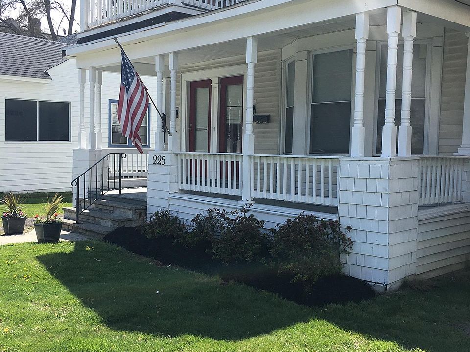 1st image of 225 6th Ave #3