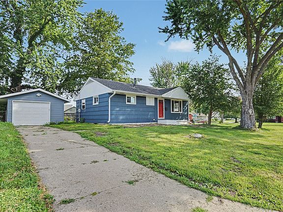 2nd image of 901 Harold Dr SE