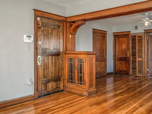 3300 Virginia Avenue, 3300-3302 Virginia Ave #2S, Kansas City, MO 64109