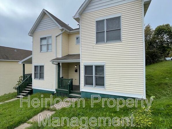 323 N 3rd Ave W