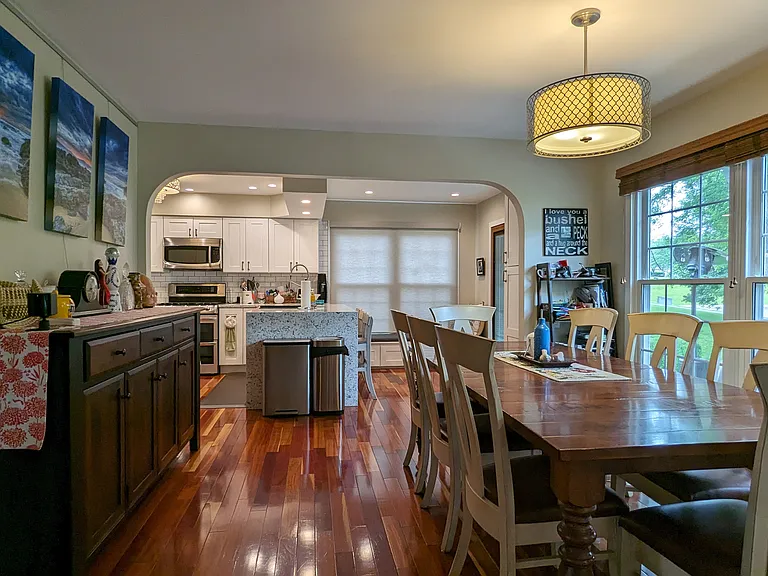 404 Orleans Ave — Photo 6