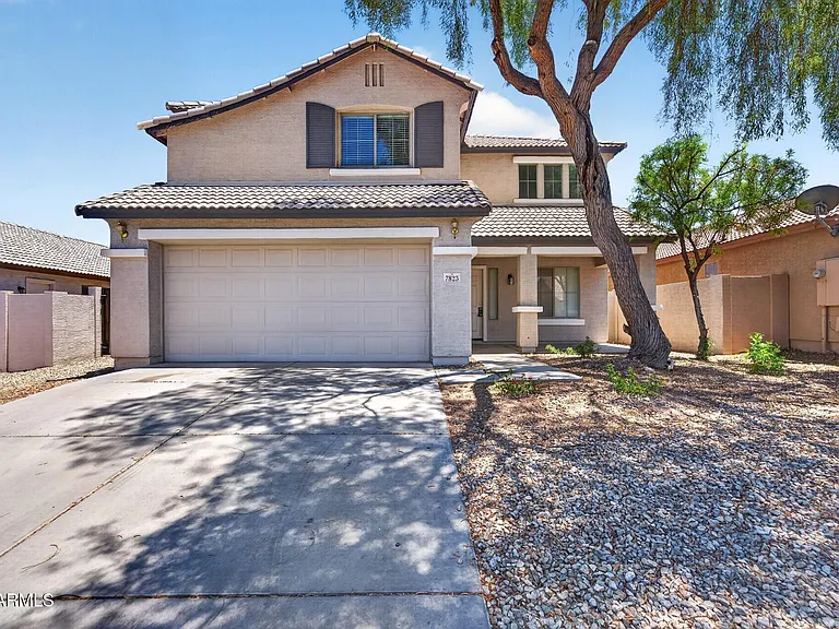 7823 S 48th Ln — Photo 1