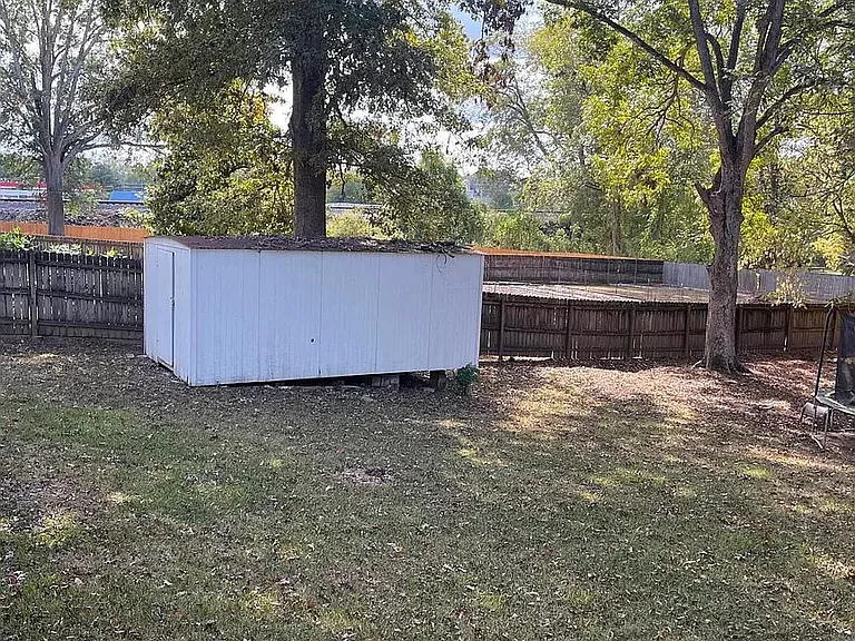 105 Lakeview Dr — Photo 12