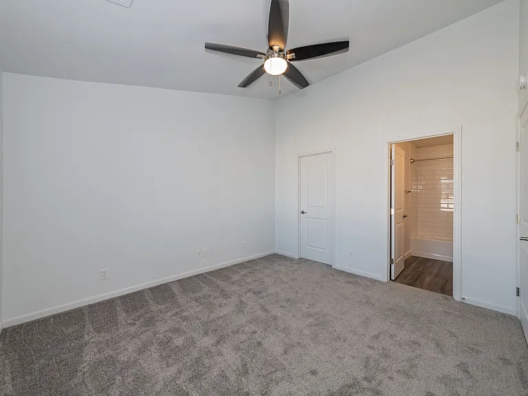 Ivy Hills Living Spaces — Photo 114