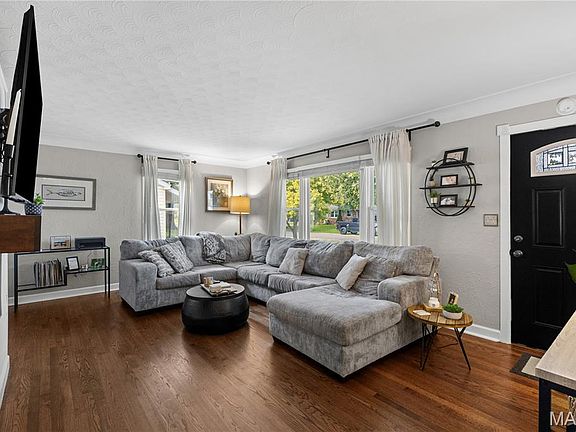 4th image of 209 Lee St